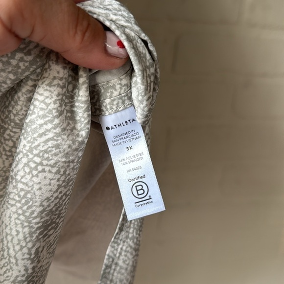 Athleta shirt Zephyr refined tank cream and olive snake print 3X NWOT NEW - Picture 5 of 5